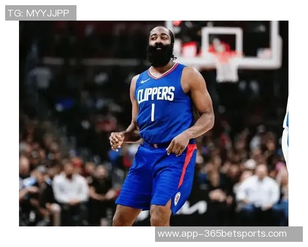 哈登小卡第三节体力透支哈登上半场主动请求休息引关注